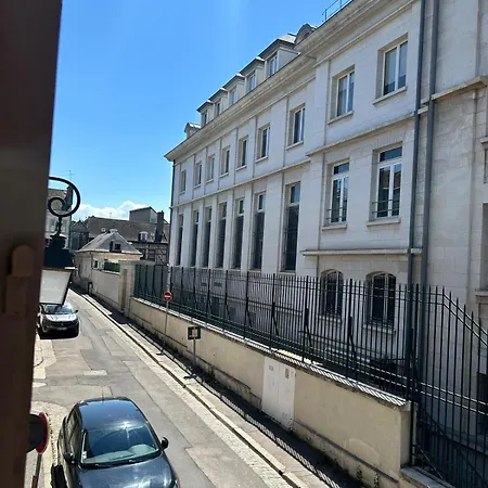 Golden House Pres De Gare Lägenhet *